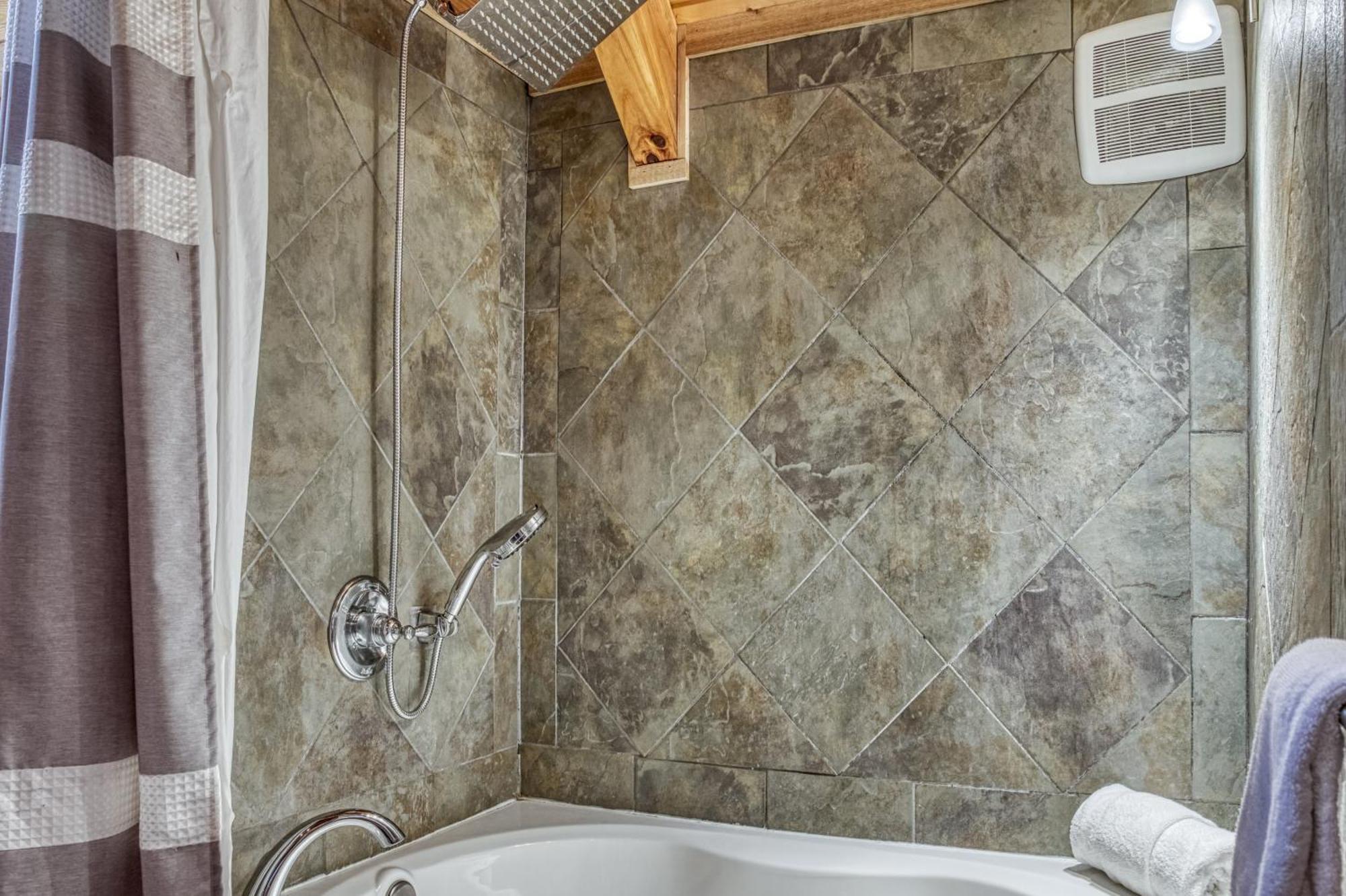Fantastic Pet Friendly Cabin, Hot Tub, Fire Pit Sevierville Exterior foto