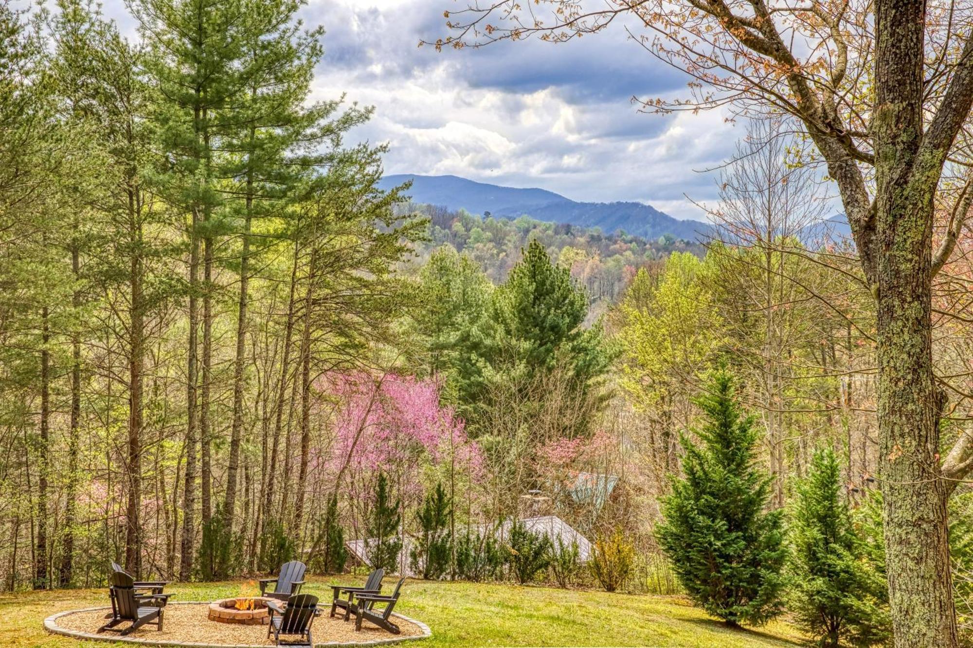 Fantastic Pet Friendly Cabin, Hot Tub, Fire Pit Sevierville Exterior foto